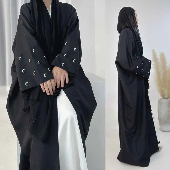 عبايات نسائيه ملونه , Colorful women's abayas