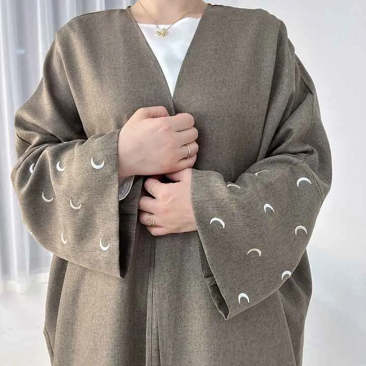 عبايات نسائيه ملونه , Colorful women's abayas