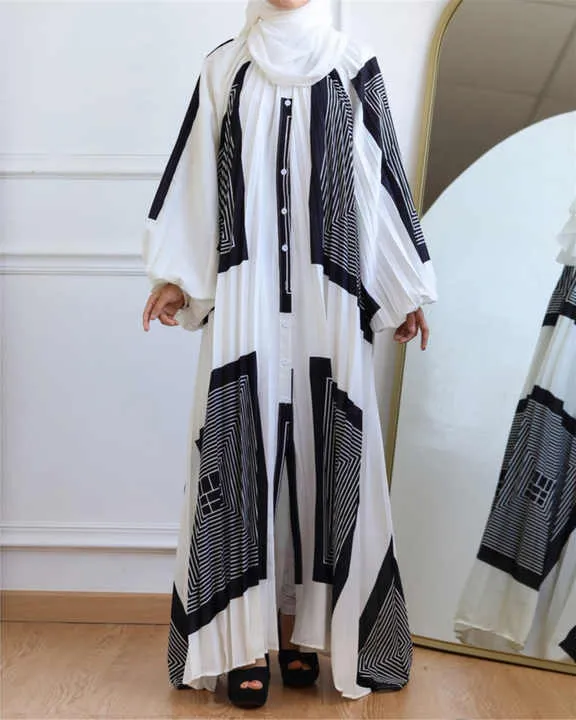 عبايات نسائيه انيقه - Elegant women's abayas