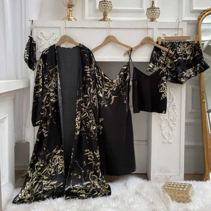 بدلات نوم نسائيه , Women's sleepwear
