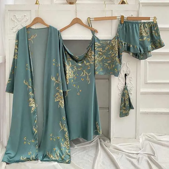 بدلات نوم نسائيه , Women's sleepwear