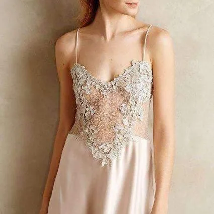 Flora Nikrooz Showstopper Chemise 8060 in Champagne