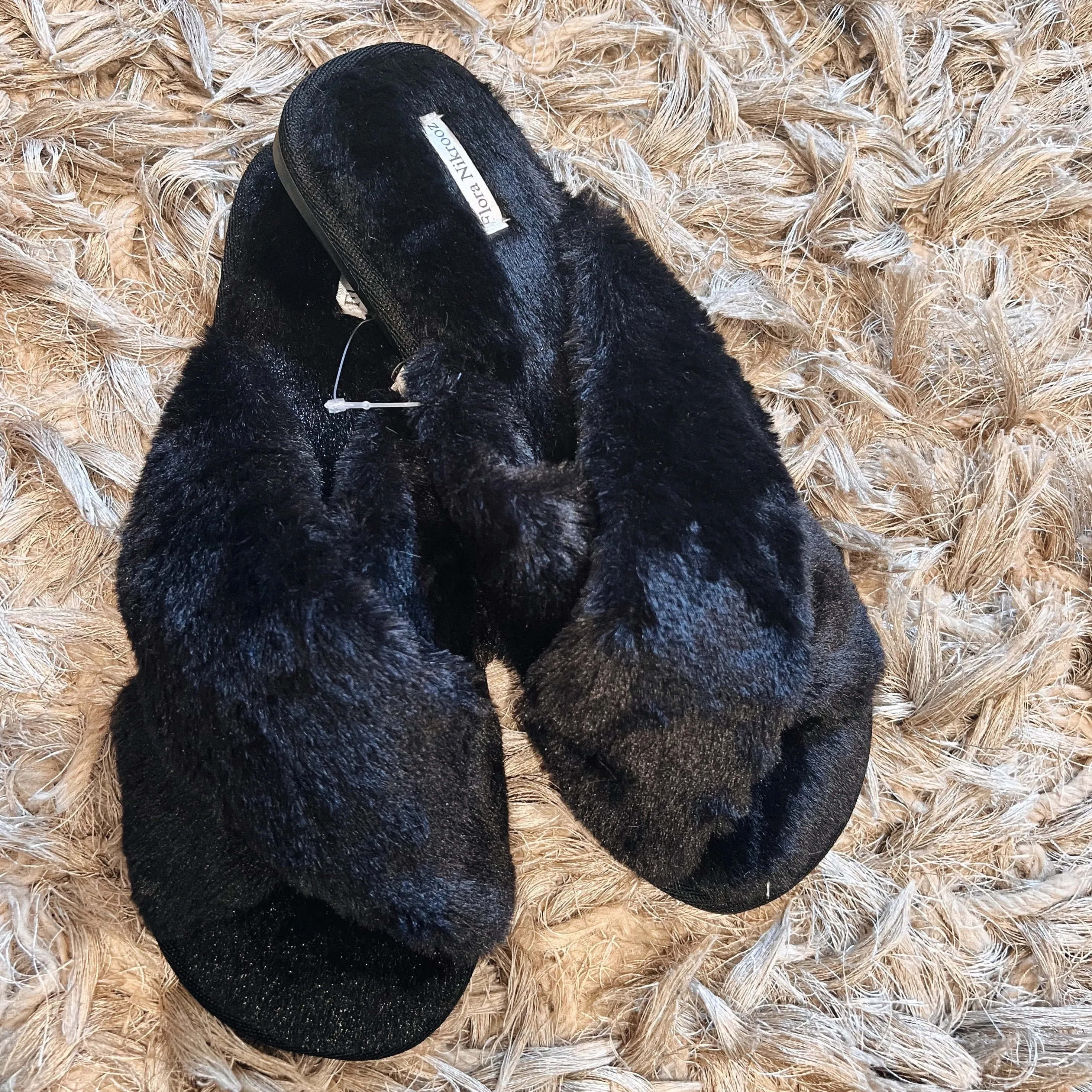 Flora Nikrooz Victoria Criss Cross Slipper in Black  S10005