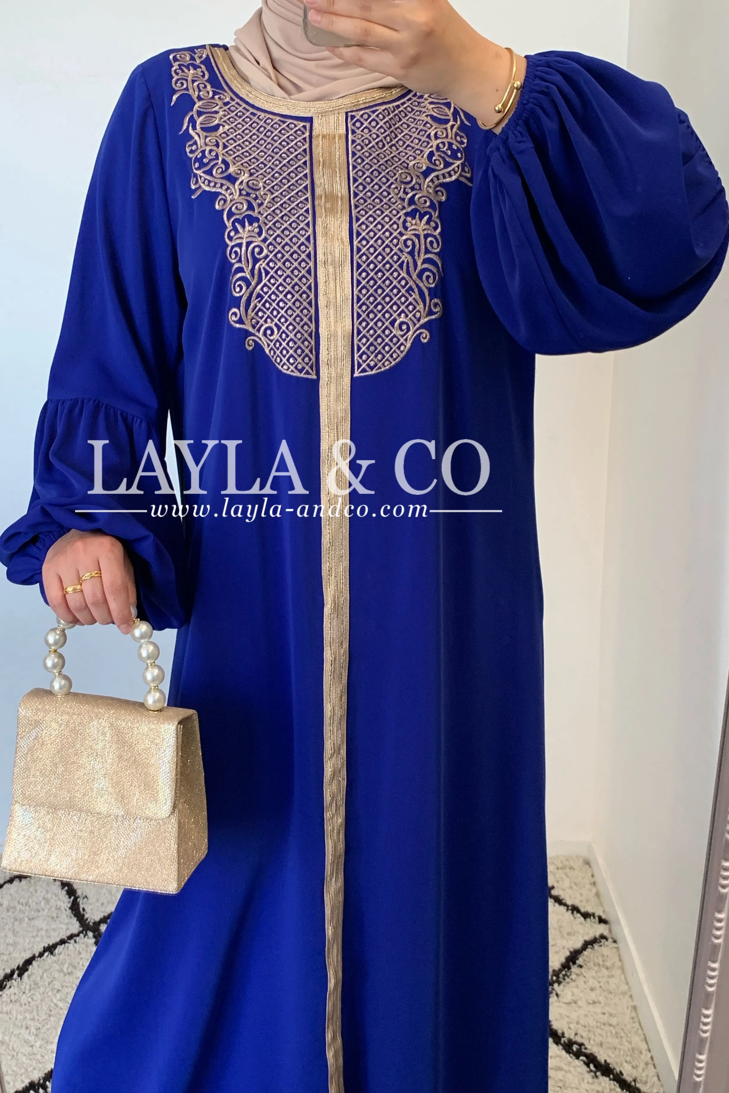 Robe broderie manches bouffantes