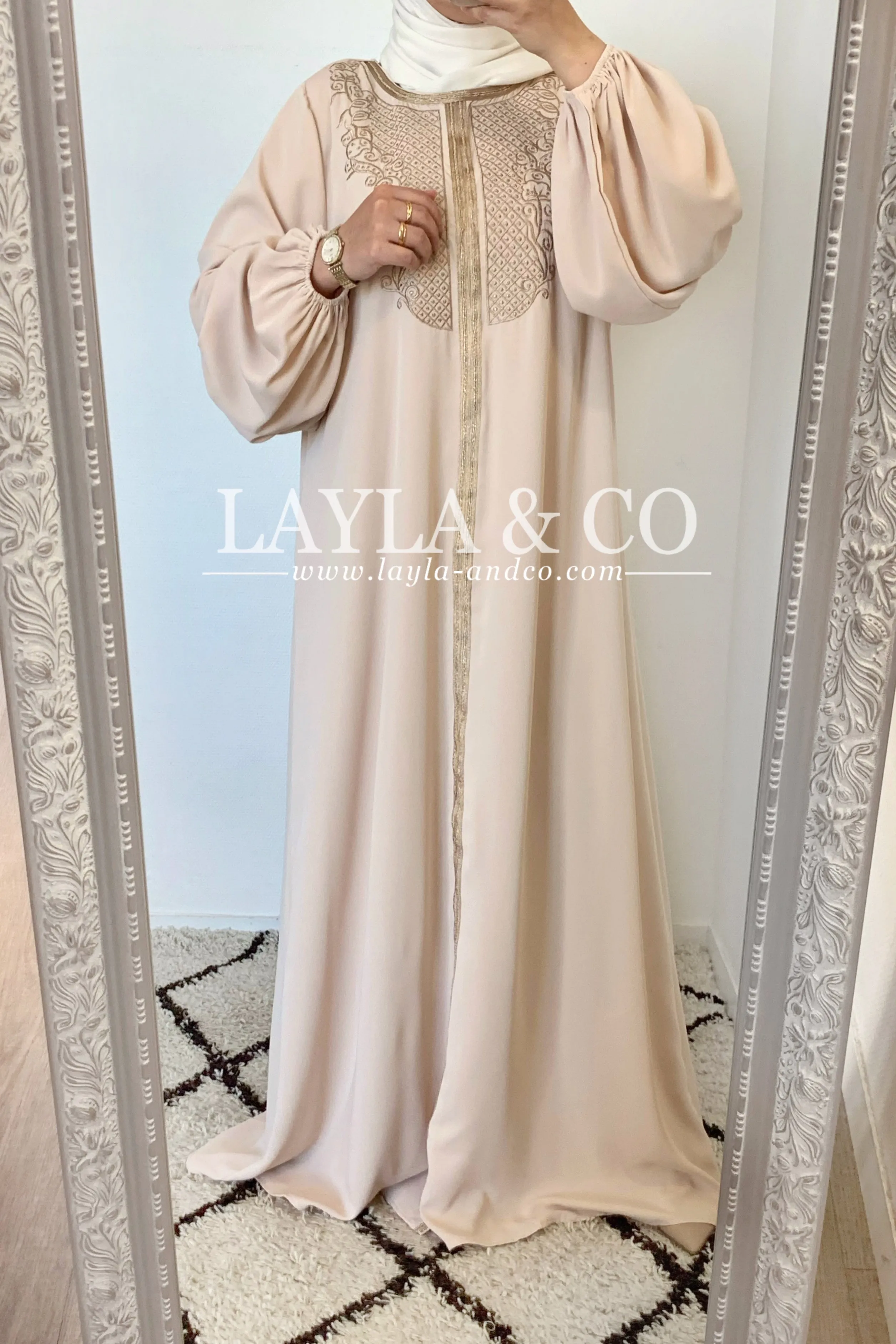 Robe broderie manches bouffantes