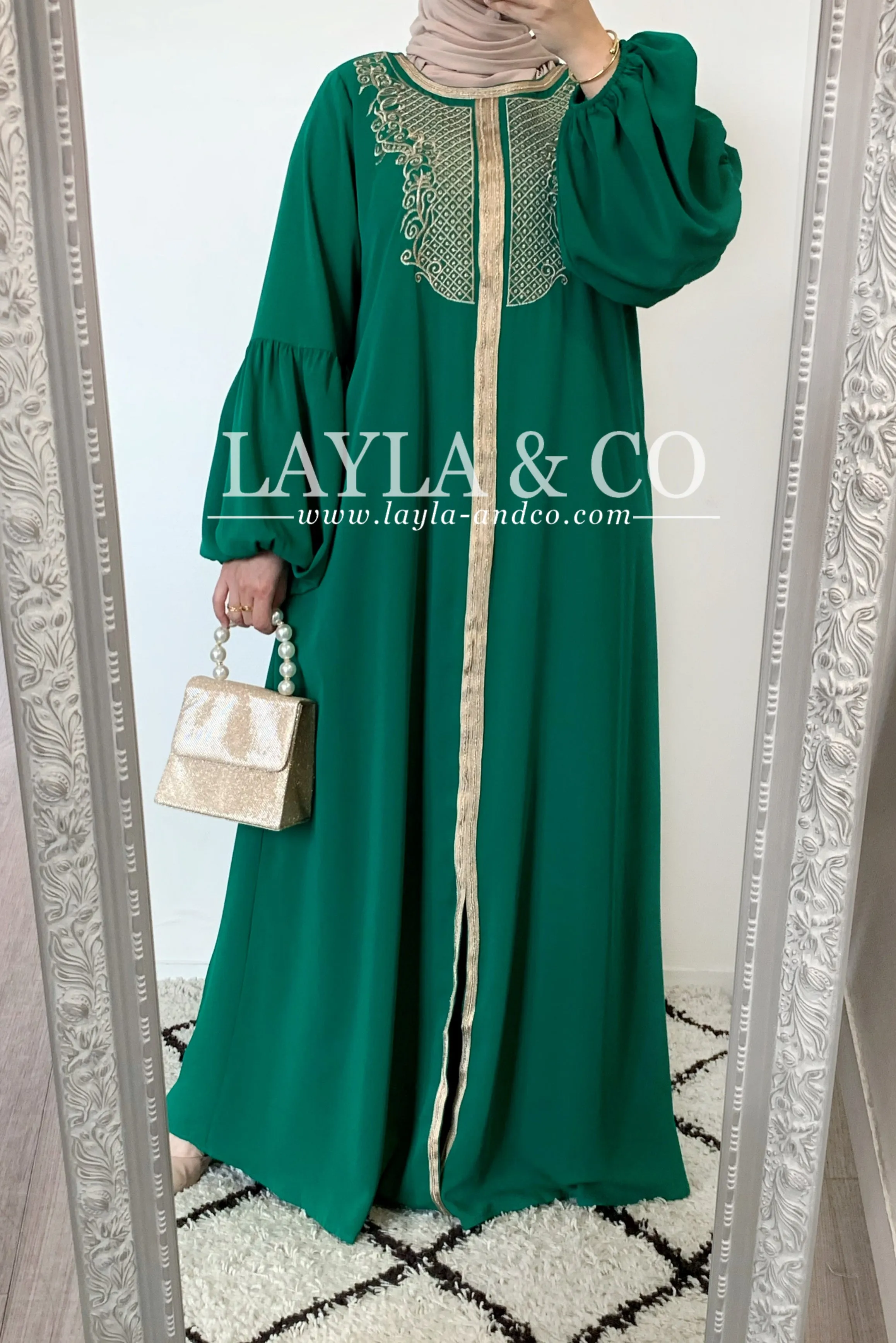 Robe broderie manches bouffantes