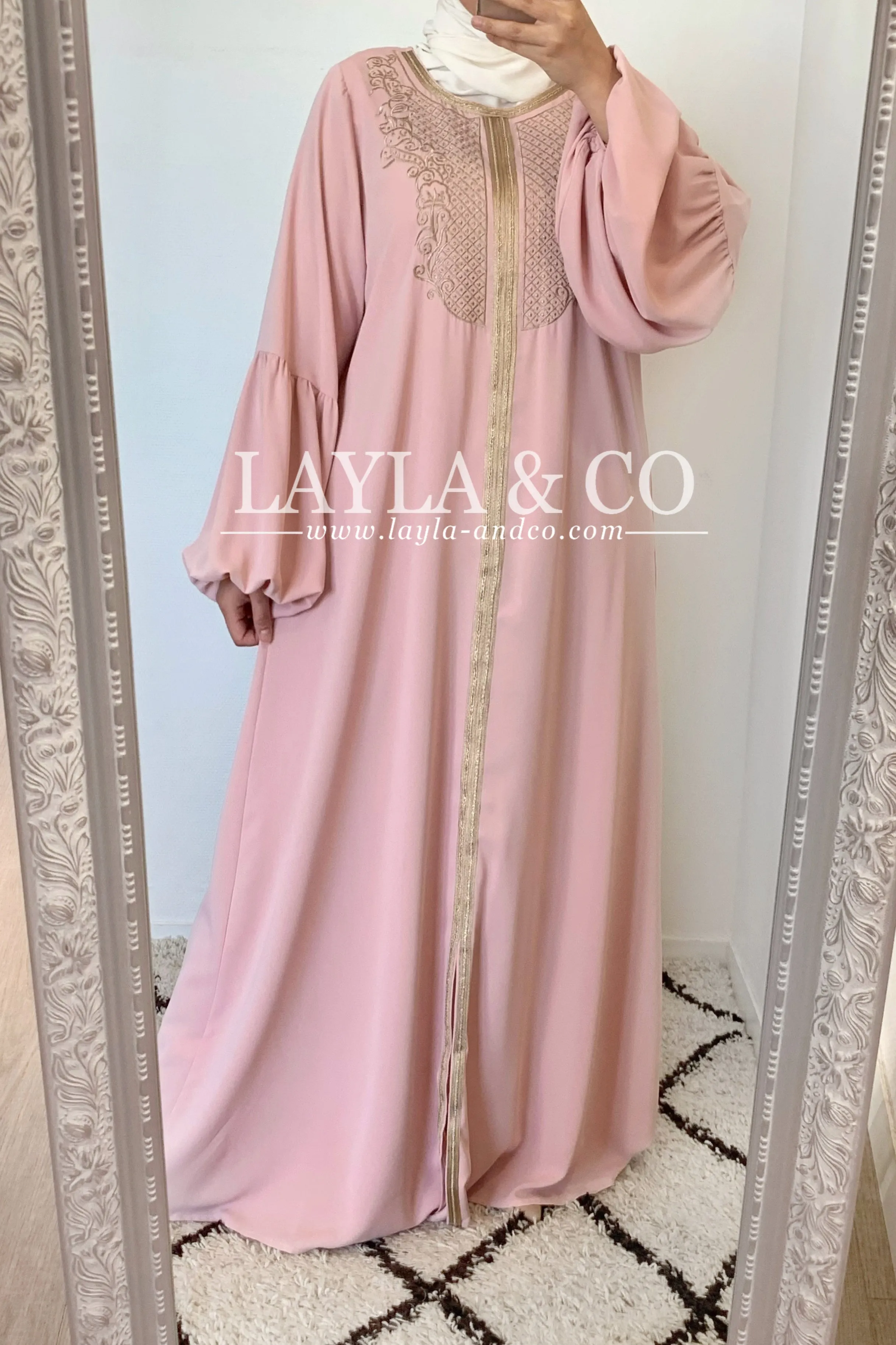 Robe broderie manches bouffantes