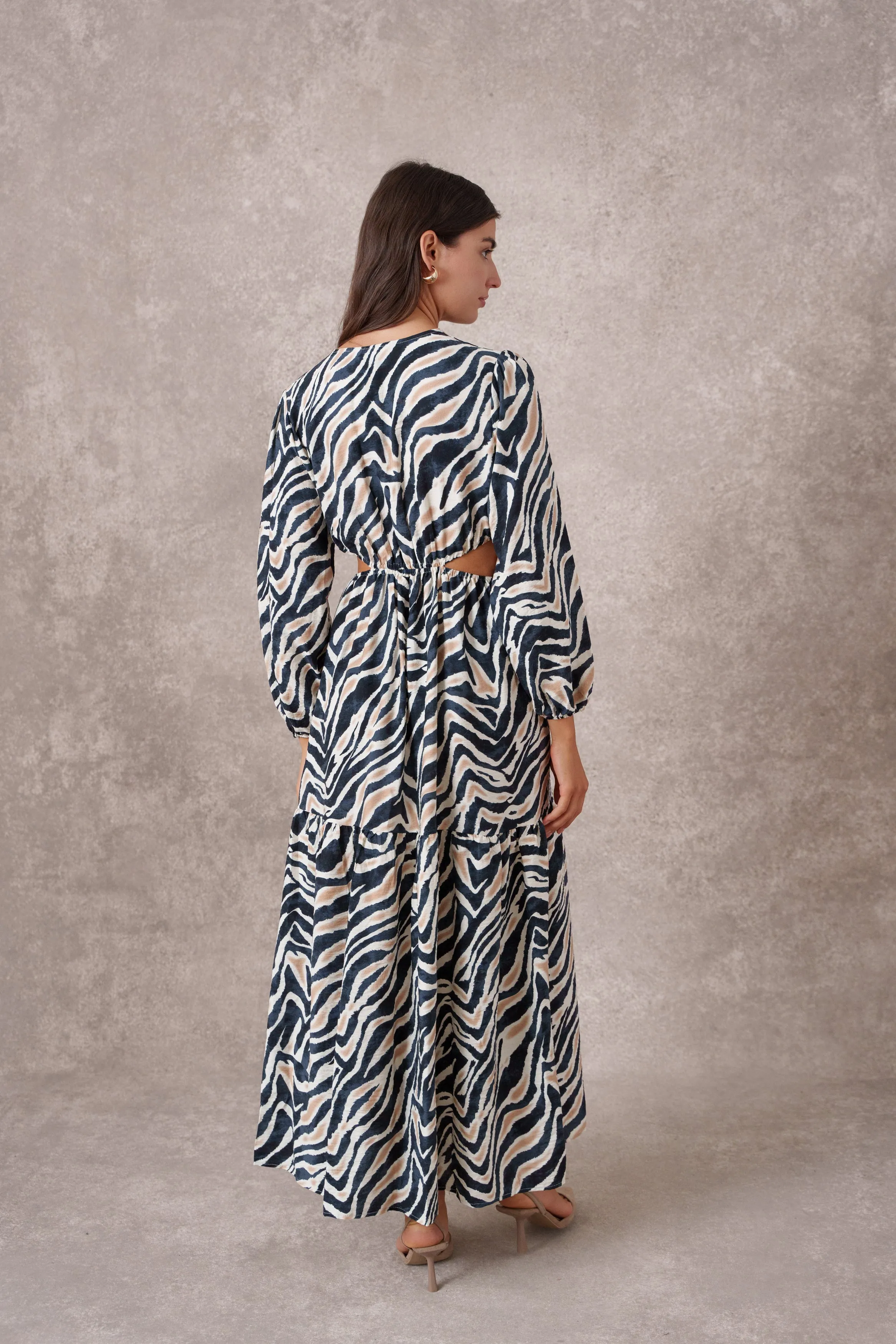 Robe Cassie