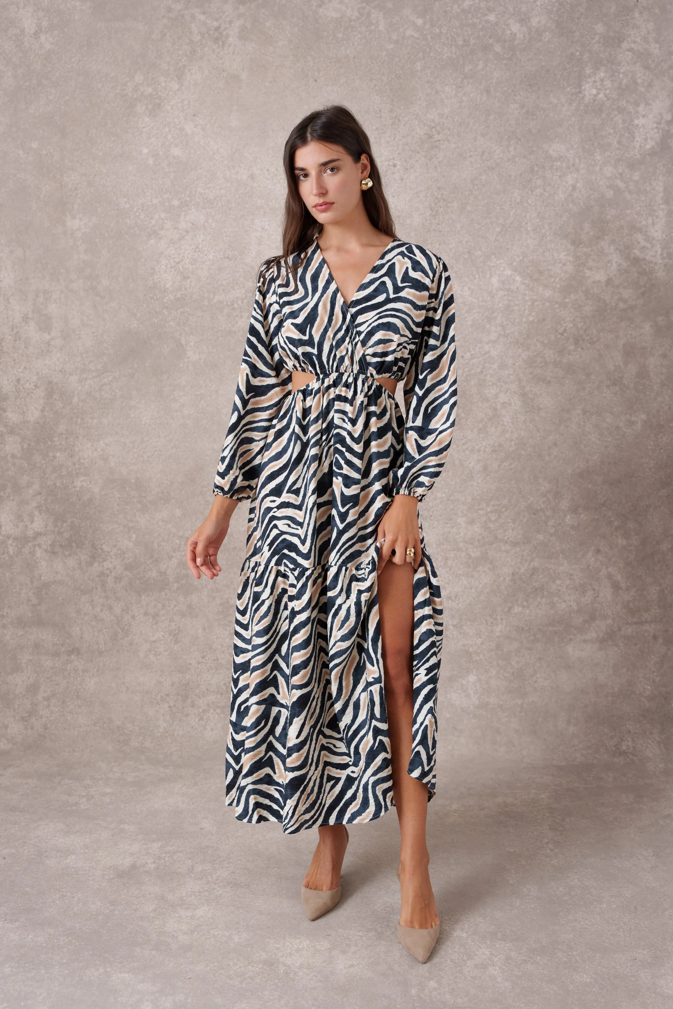 Robe Cassie
