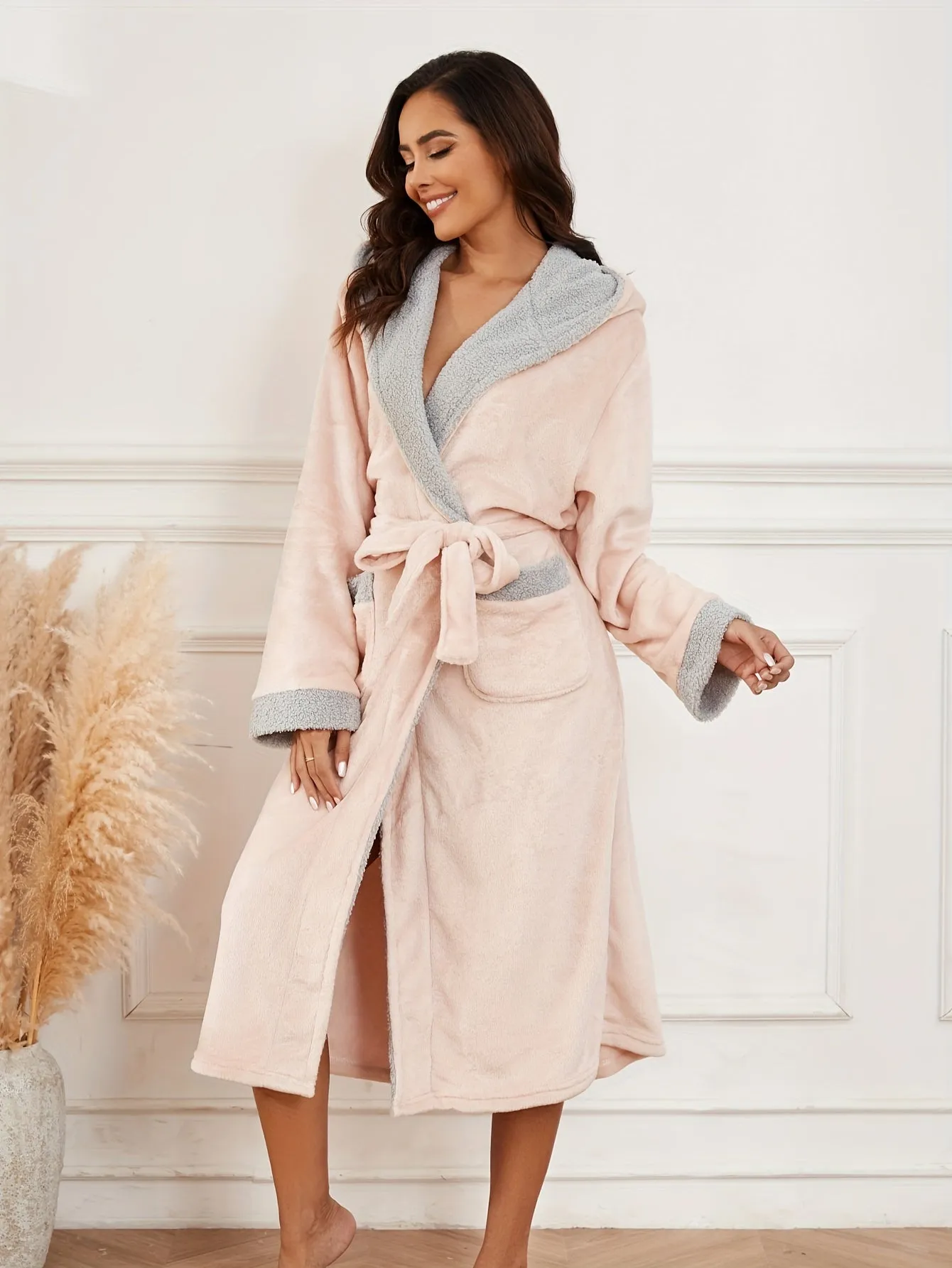 Women's Plush Fleece Hooded Robe, Comfortable Homewear, Soft Warm Loungewear With Pockets For Fall/ Winter